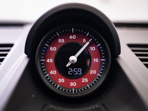 Certified 2025 Porsche 911 Carrera GTS image 33