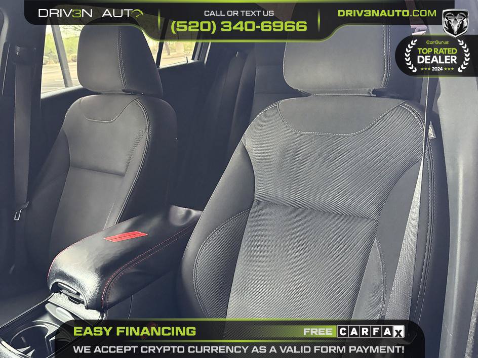 Used 2017 Dodge Charger SE w/ Blacktop Package RWD image 10