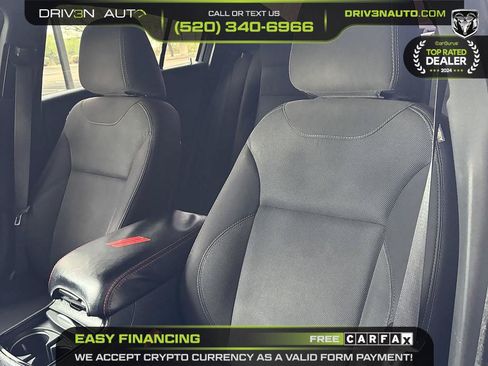 Used 2017 Dodge Charger SE w/ Blacktop Package RWD image 10