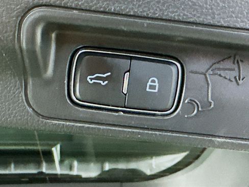 Used 2025 Ford Explorer Platinum w/ LUX Leather Package image 33