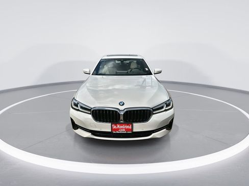 Used 2023 BMW 530i w/ Premium Package image 3