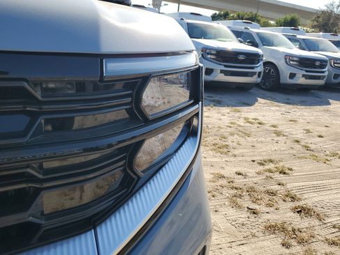 New 2025 Ford Expedition Max Platinum w/ Platinum Ultimate Package image 4