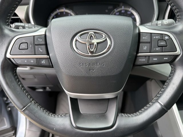 Used 2022 Toyota Highlander XLE FWD image 24