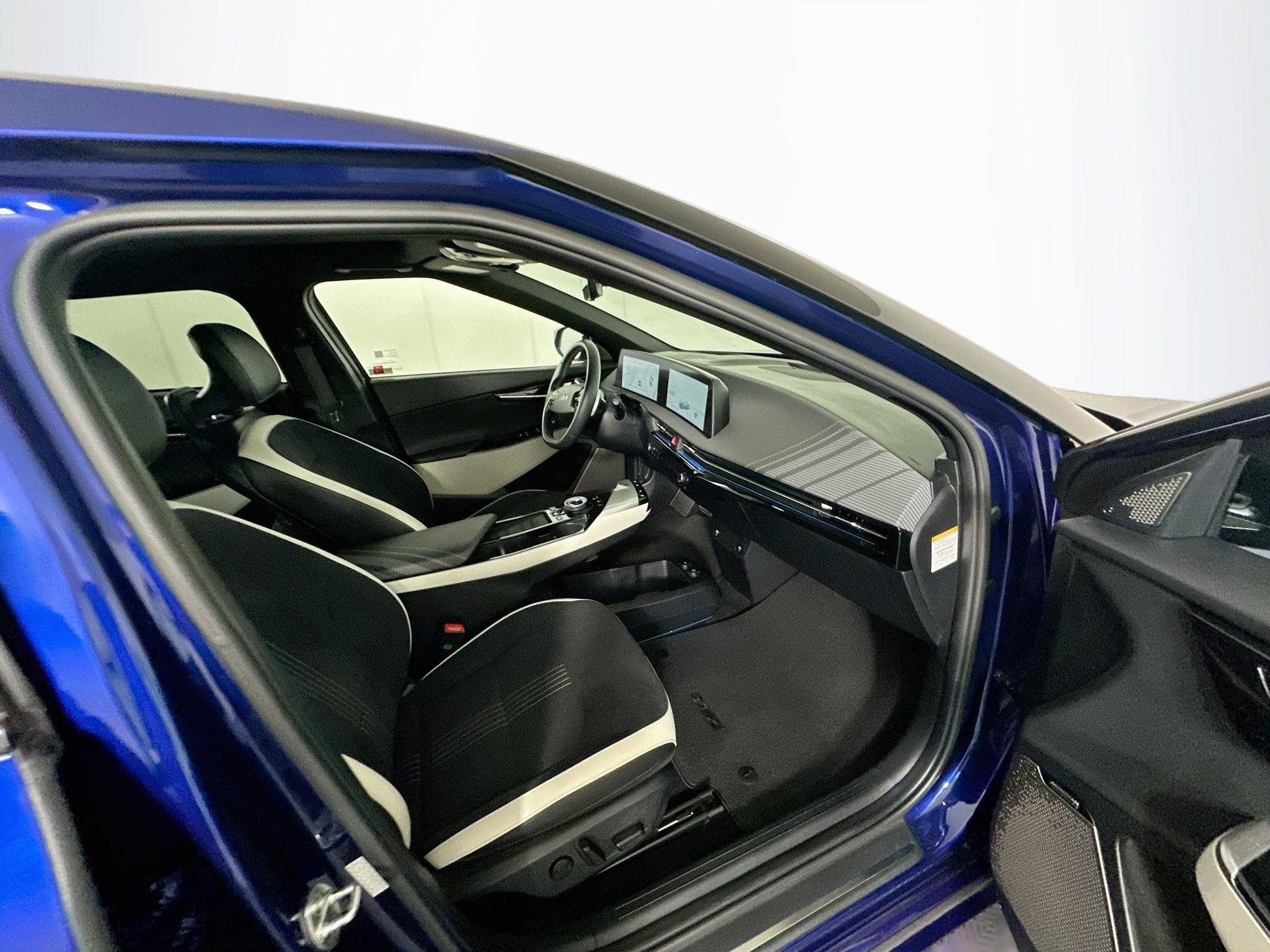 Used 2023 Kia EV6 GT-Line w/ GT-Line Suede Seat Package RWD image 32