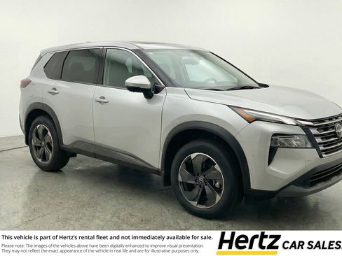 Used 2025 Nissan Rogue SV FWD image 1