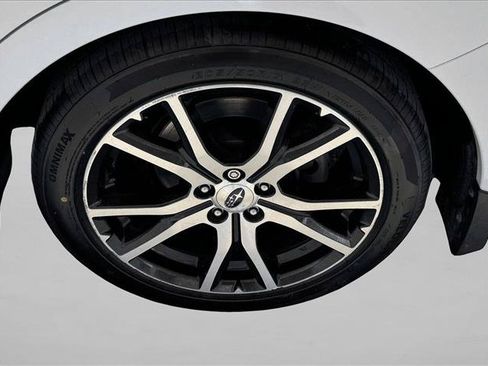 Used 2017 Subaru Impreza 2.0i Limited AWD/4WD image 9