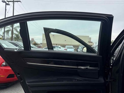 Used 2010 BMW 750Li image 10