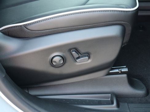 New 2026 Chrysler Pacifica Limited w/ S Appearance Package image 32