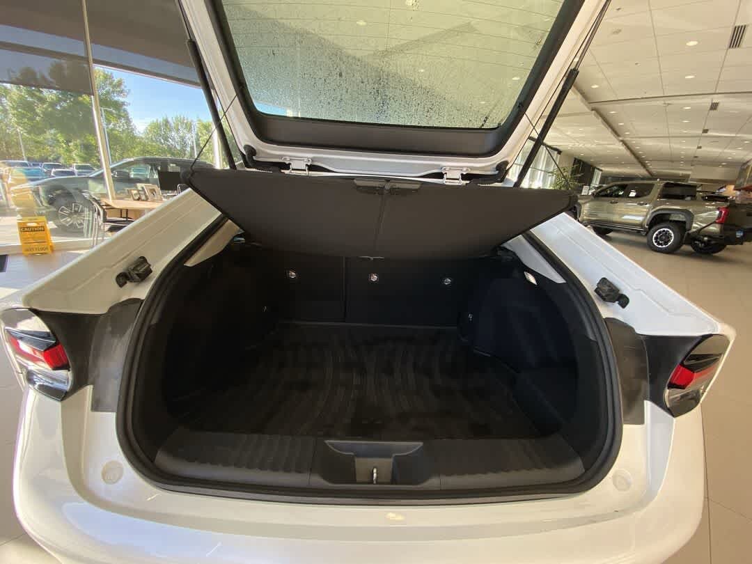 Used 2024 Toyota Prius LE AWD/4WD image 24