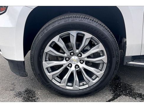 Used 2016 Chevrolet Suburban LTZ image 10