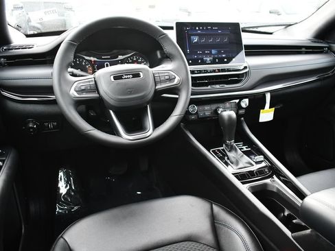 New 2026 Jeep Compass Latitude AWD/4WD image 9