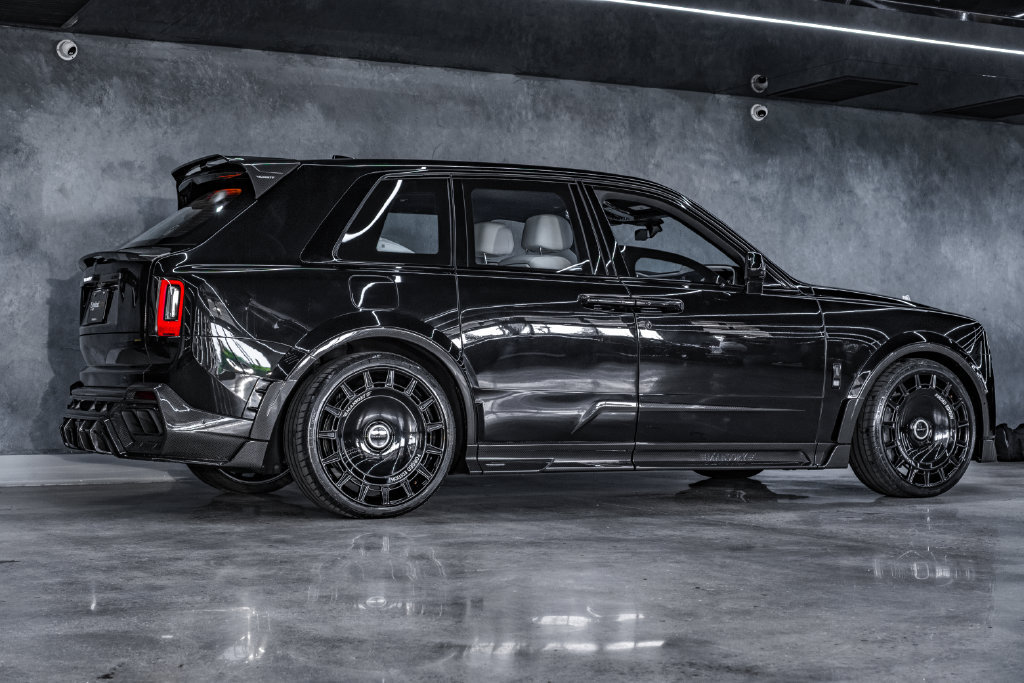 Used 2025 Rolls-Royce Cullinan AWD/4WD image 27