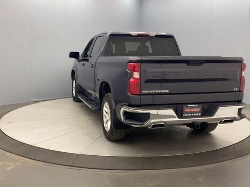 Used 2022 Chevrolet Silverado 1500 LT w/ Z71 Off-Road Package AWD/4WD image 3