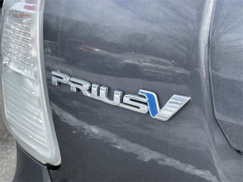 Used 2016 Toyota Prius V Four image 11
