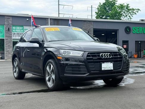 Used 2020 Audi Q5 2.0T Premium w/ Titanium Sport Package AWD/4WD image 3