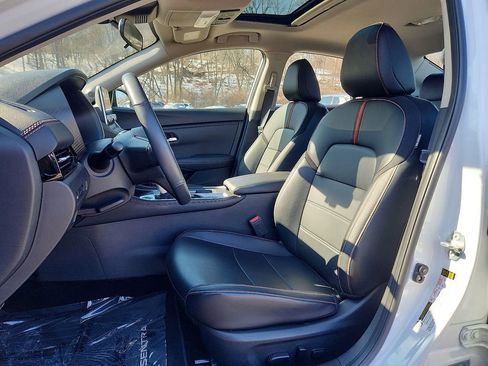 Certified 2023 Nissan Sentra SR w/ SR Premium Package image 14