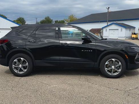 Used 2024 Chevrolet Blazer LT w/ Convenience Package AWD/4WD image 9