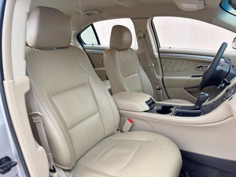 Used 2015 Ford Taurus SE FWD image 28