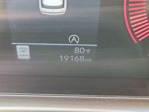 Used 2025 Hyundai Santa Fe SEL image 22