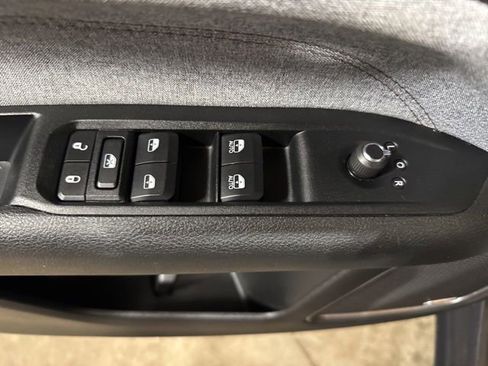 Used 2022 Jeep Compass Latitude w/ Sun and Sound Group AWD/4WD image 4