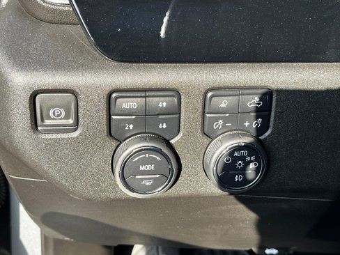 Used 2023 Chevrolet Silverado 1500 LTZ w/ LTZ Premium Package image 21