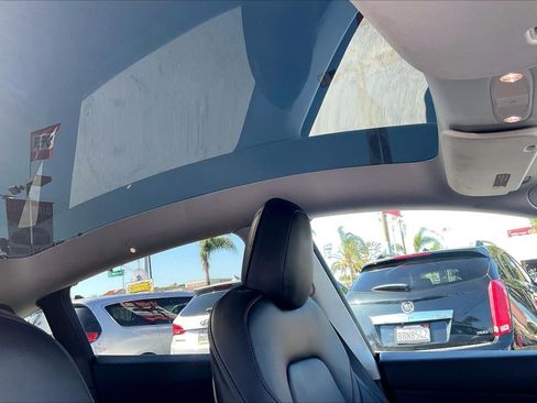 Used 2021 Tesla Model Y Long Range AWD/4WD image 22