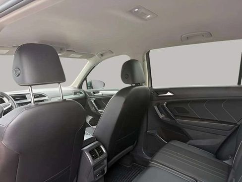 Certified 2023 Volkswagen Tiguan SE AWD/4WD image 7