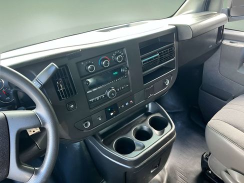 Used 2019 GMC Savana 2500 w/ Driver Convenience Package image 10