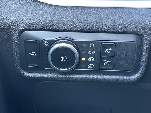 Used 2023 Ford Explorer XLT w/ Equipment Group 202A image 23