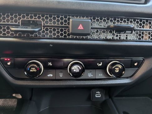 Certified 2025 Honda HR-V Sport image 22