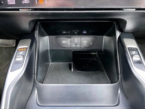 Used 2024 Kia Sorento S image 17