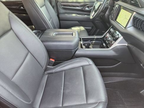 Used 2023 GMC Yukon XL Denali w/ LPO, Floor Liner Package AWD/4WD image 14