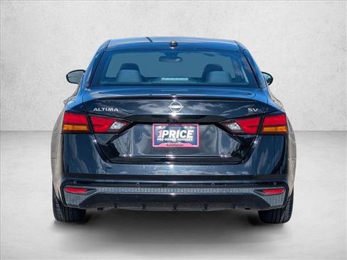Used 2024 Nissan Altima 2.5 SV FWD image 7