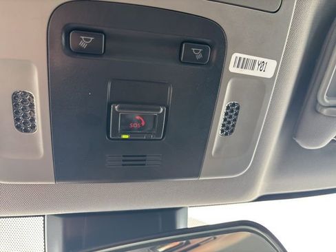 Used 2024 Toyota Camry SE image 14