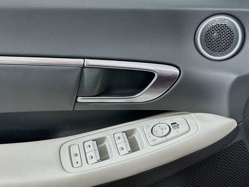Used 2023 Hyundai Sonata SEL FWD image 13