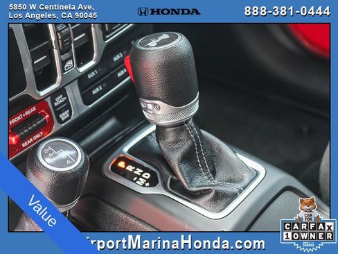 Used 2025 Jeep Wrangler Unlimited Rubicon AWD/4WD image 12