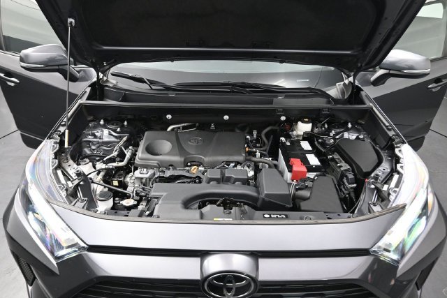 Used 2025 Toyota RAV4 XLE FWD image 21