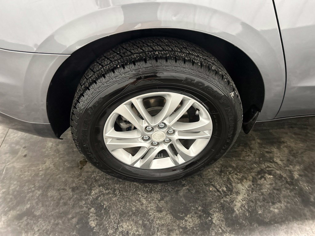 Used 2018 Buick Enclave Essence FWD image 9