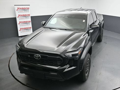Used 2024 Toyota Tacoma TRD Off-Road AWD/4WD image 26