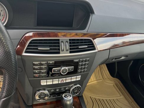 Used 2014 Mercedes-Benz C 250 Sedan image 20