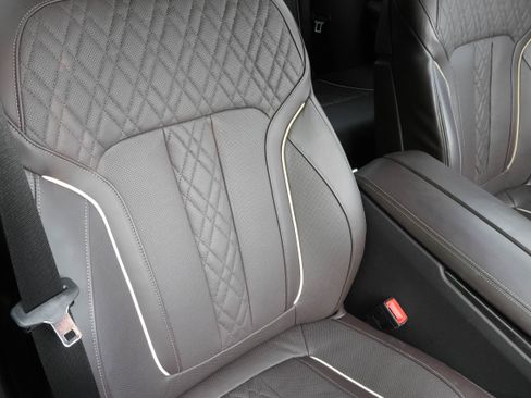 Used 2023 BMW 540i w/ Executive Package RWD image 10
