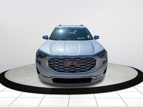 Used 2019 GMC Terrain Denali w/ Advanced Safety Package image 8