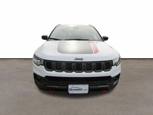 Used 2025 Jeep Compass Trailhawk AWD/4WD image 8