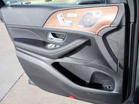 Used 2025 Mercedes-Benz GLS 450 4MATIC image 41
