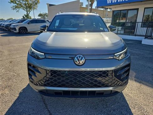 New 2026 Volkswagen Tiguan SE R-Line image 2