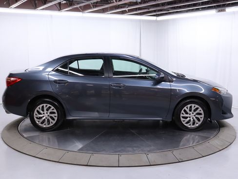 Used 2019 Toyota Corolla LE image 8