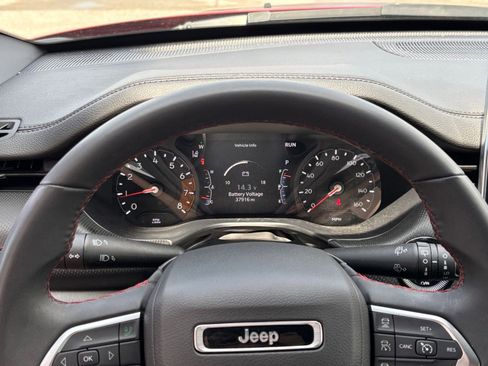 Used 2025 Jeep Compass Trailhawk AWD/4WD image 40