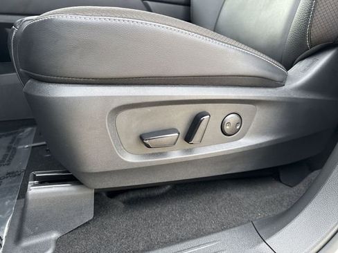 Used 2025 Nissan Pathfinder SL w/ SL Premium Package image 20