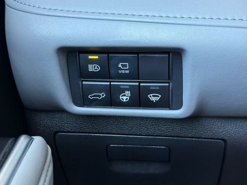 Used 2021 Toyota Highlander Platinum FWD image 31