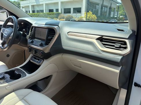 Used 2021 GMC Acadia Denali w/ Denali Technology Package FWD image 35